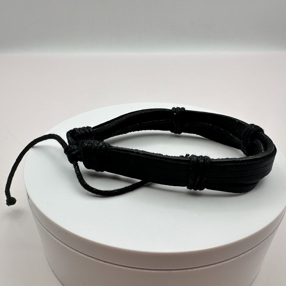 Vintage 90s Black Leather Wrap Bracelet Boho Minimalist Classic Fashion Jewelry